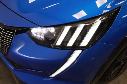 Peugeot 208 1.2 PureTech GT Pack ACC Navi Keyless LED Panoramadak 24 maanden garantie mogelijk (*vraag naar de voorwaarden)
