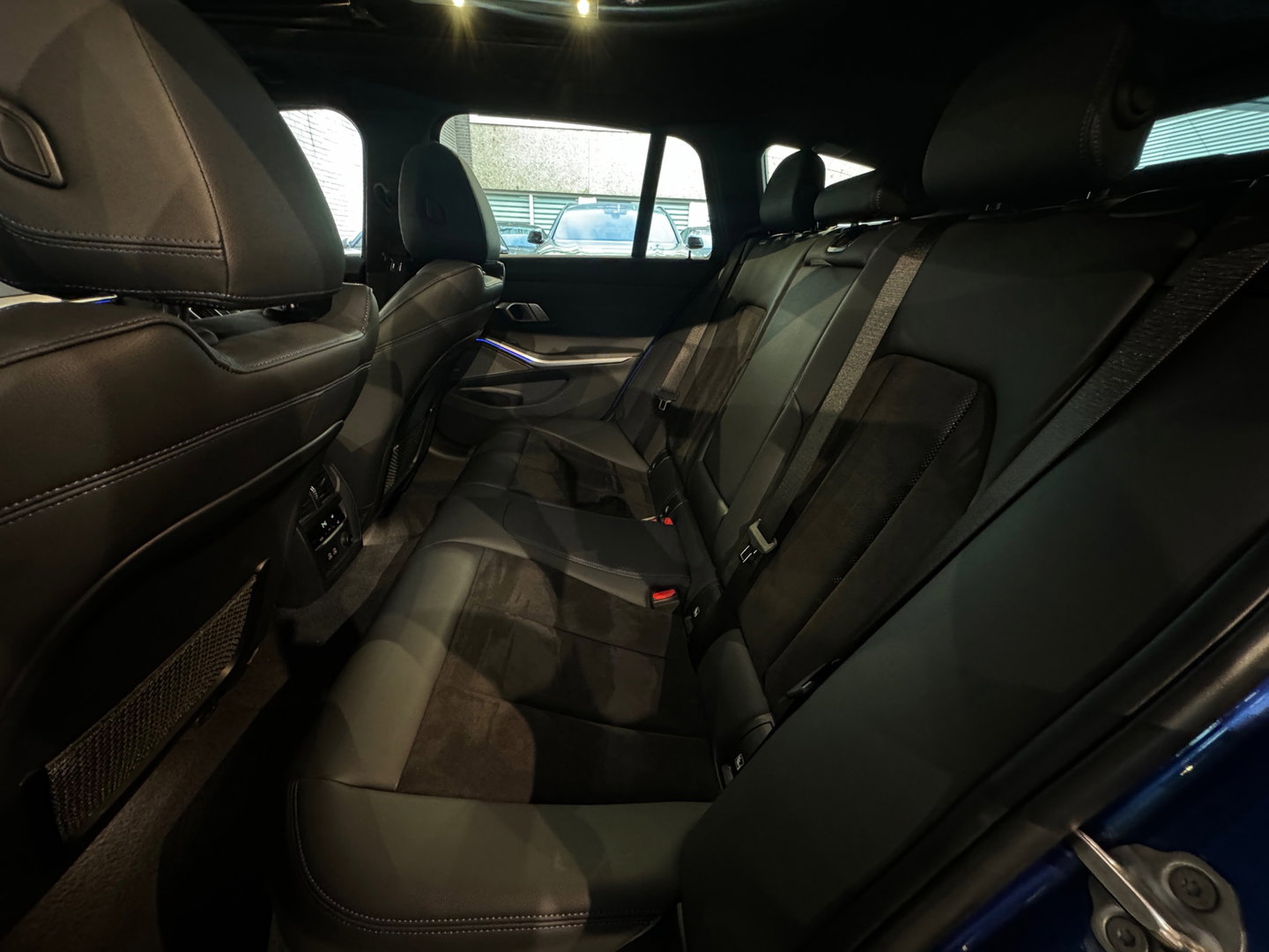 BMW 3 Serie Touring 330i Pano|Harman Kardon|HuD|Trekhaak|Keyless|Laser