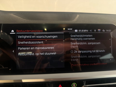 BMW 3 Serie Touring 330i Pano|Harman Kardon|HuD|Trekhaak|Keyless|Laser