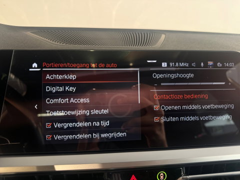 BMW 3 Serie Touring 330i Pano|Harman Kardon|HuD|Trekhaak|Keyless|Laser