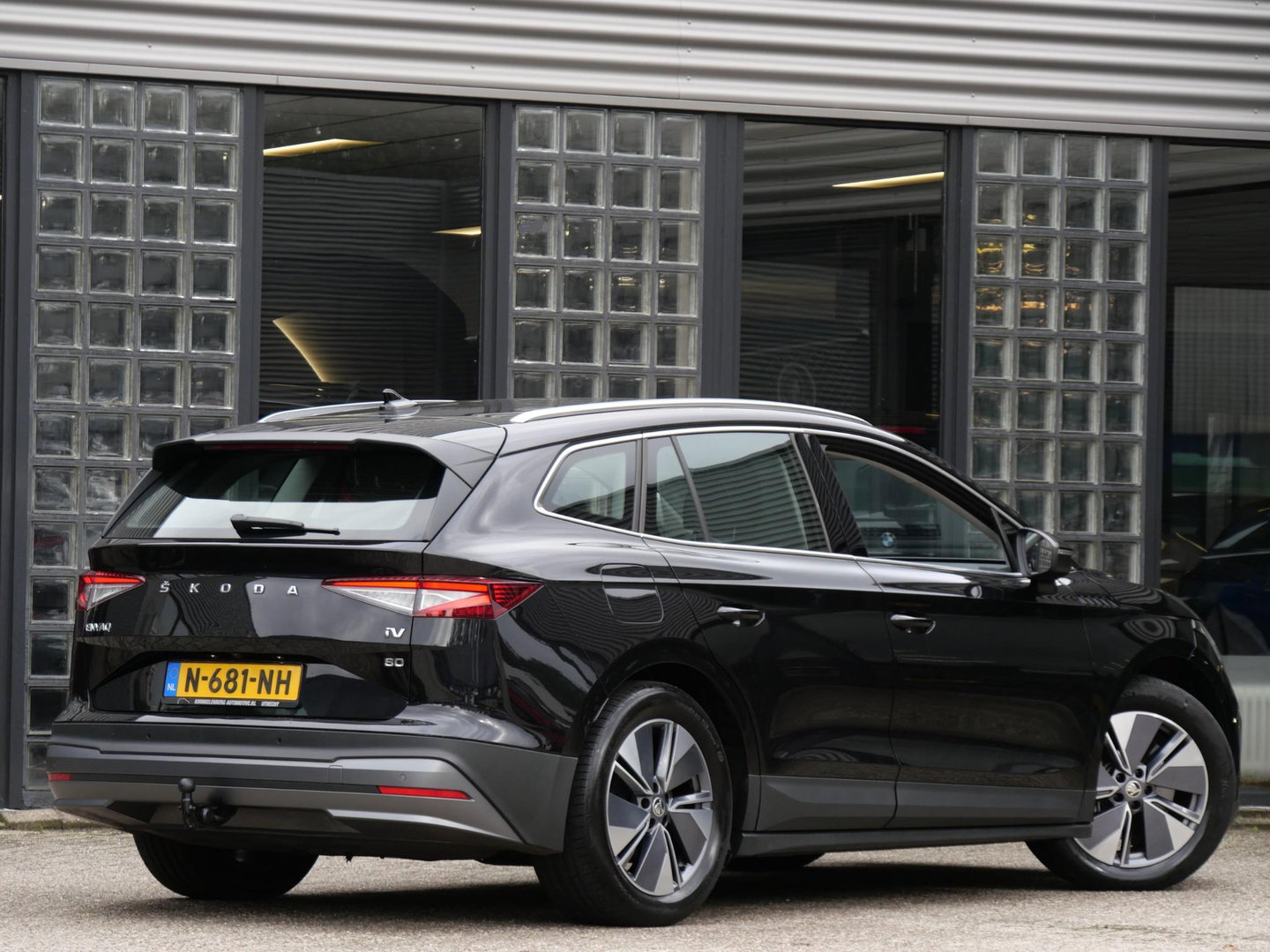 Škoda Enyaq iV 80/ TREKHAAK/ ADAPTIVE CRUISE/ CRYSTAL FACE GRILLE/ BLINDSPOT/ SOH 93%
