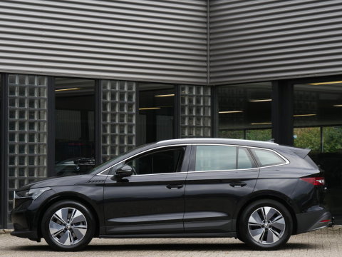 Škoda Enyaq iV 80/ TREKHAAK/ ADAPTIVE CRUISE/ CRYSTAL FACE GRILLE/ BLINDSPOT/ SOH 93%