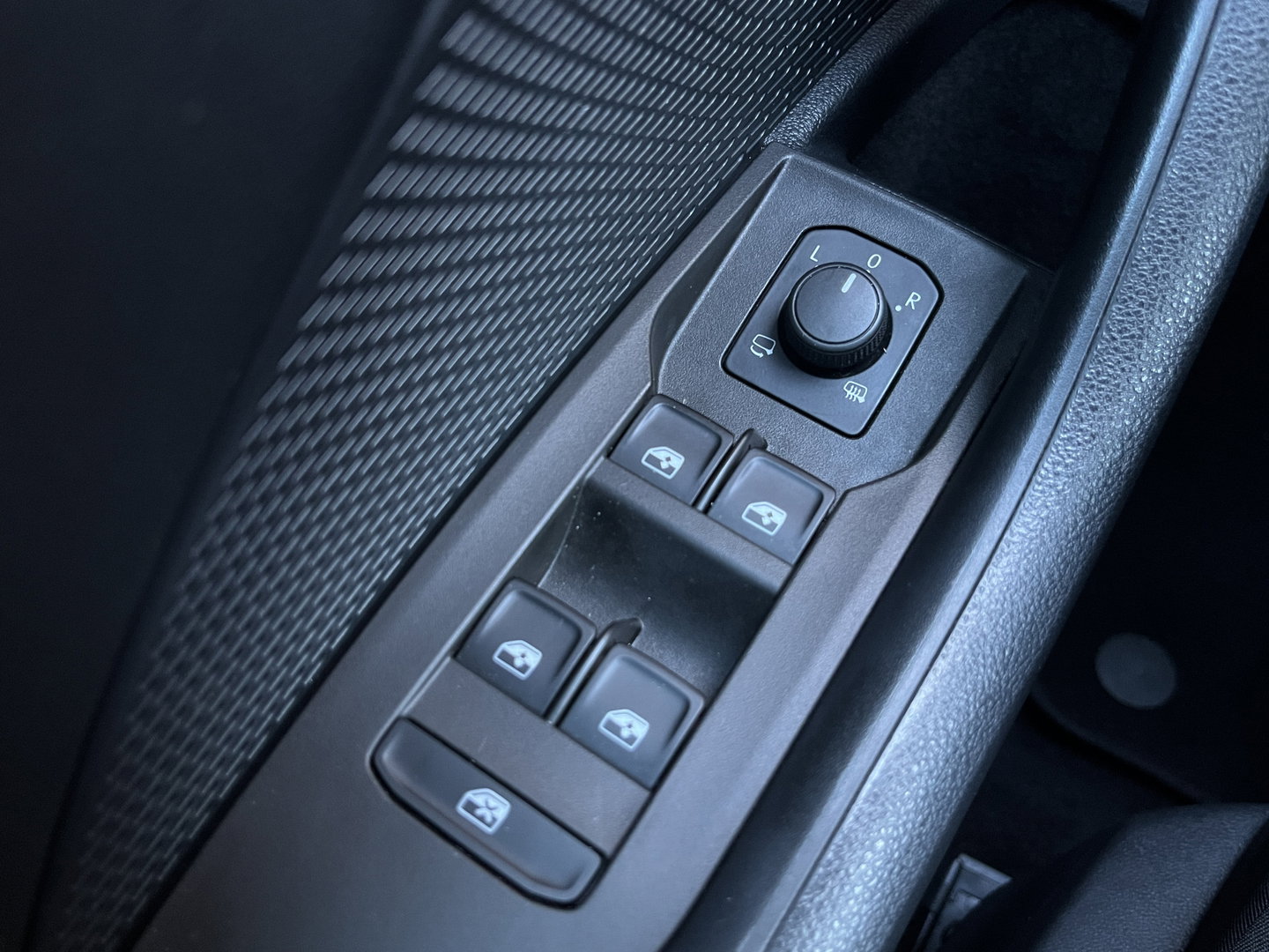 Škoda Octavia Combi 1.5 e-TSI Business Edition | Keyless Go/Entry | Apple Carplay | Cruise Control | Airconditioning |