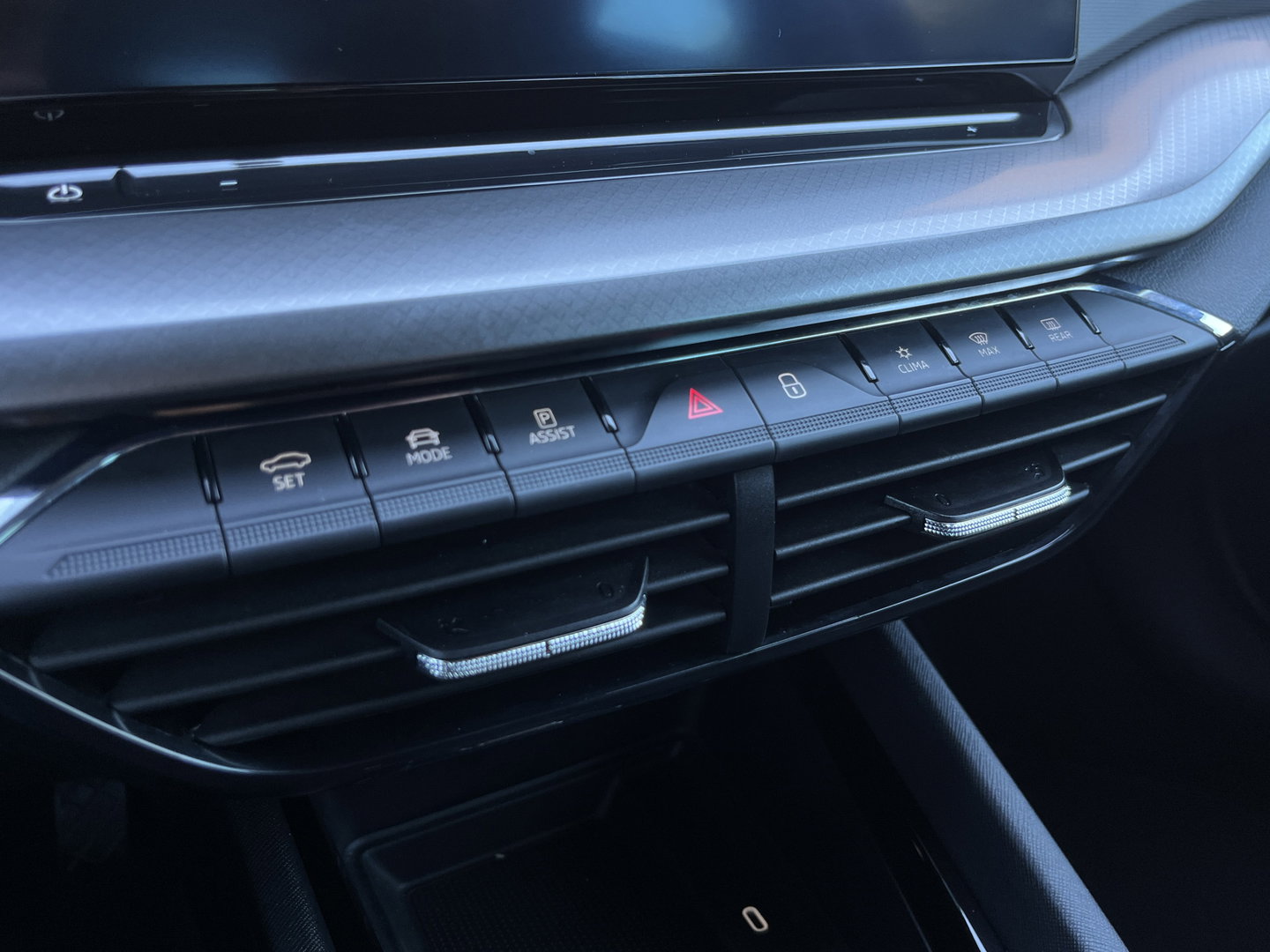 Škoda Octavia Combi 1.5 e-TSI Business Edition | Keyless Go/Entry | Apple Carplay | Cruise Control | Airconditioning |
