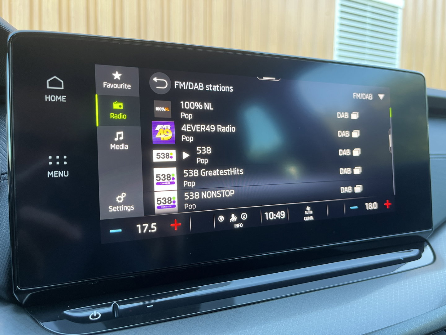 Škoda Octavia Combi 1.5 e-TSI Business Edition | Keyless Go/Entry | Apple Carplay | Cruise Control | Airconditioning |