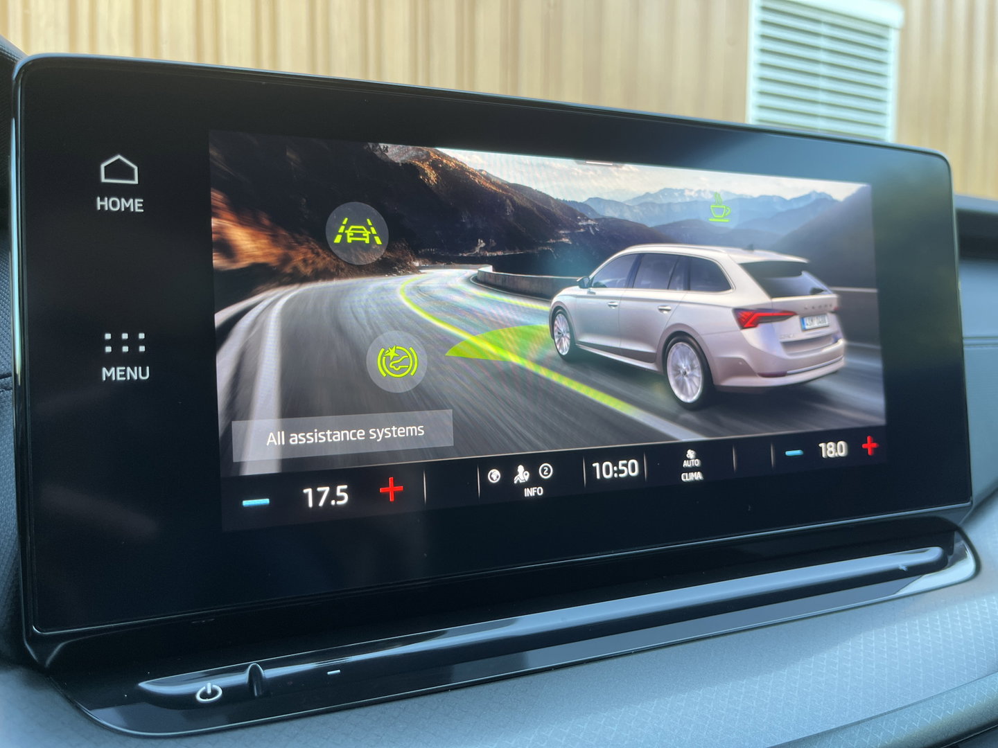 Škoda Octavia Combi 1.5 e-TSI Business Edition | Keyless Go/Entry | Apple Carplay | Cruise Control | Airconditioning |