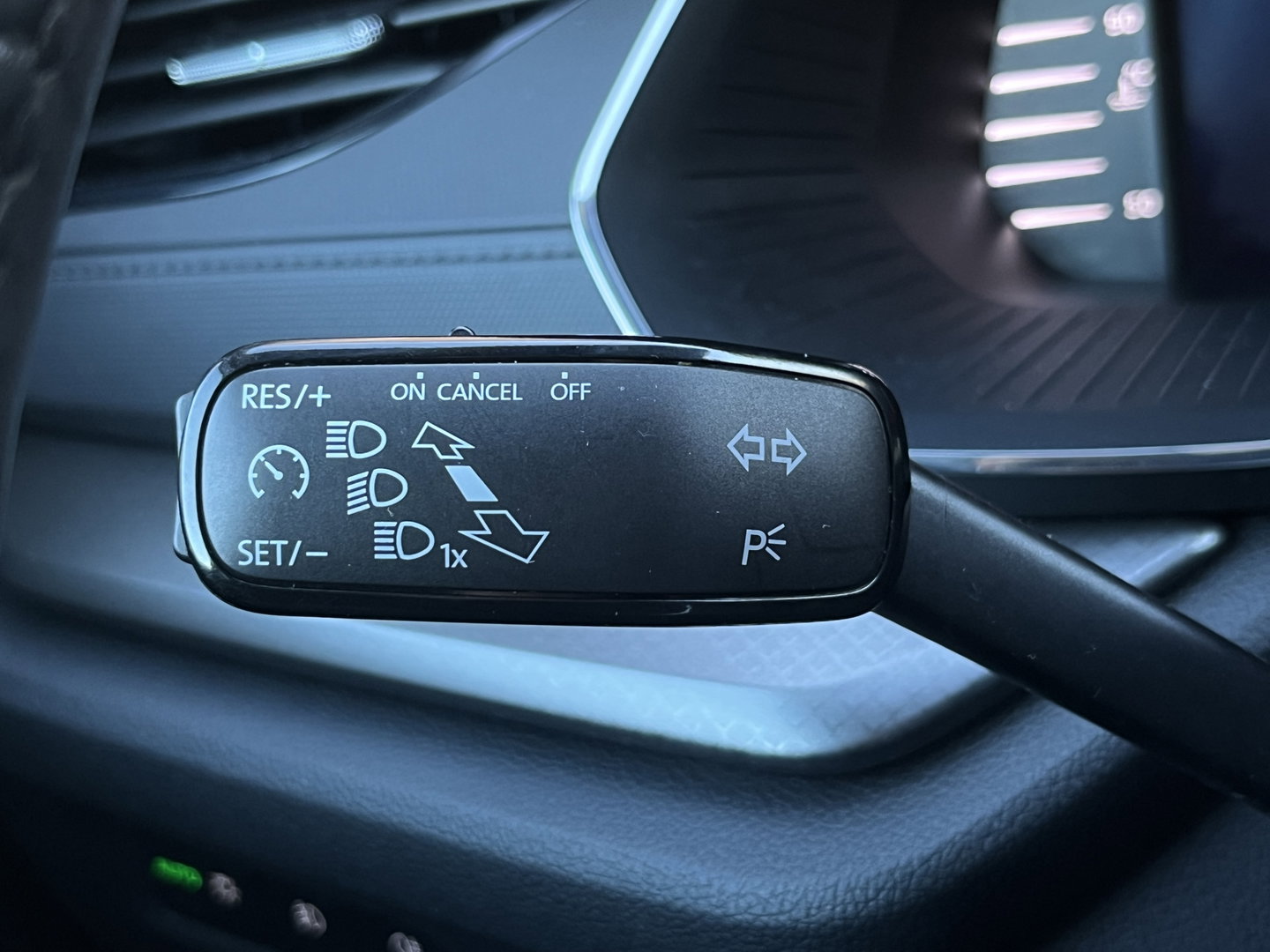 Škoda Octavia Combi 1.5 e-TSI Business Edition | Keyless Go/Entry | Apple Carplay | Cruise Control | Airconditioning |