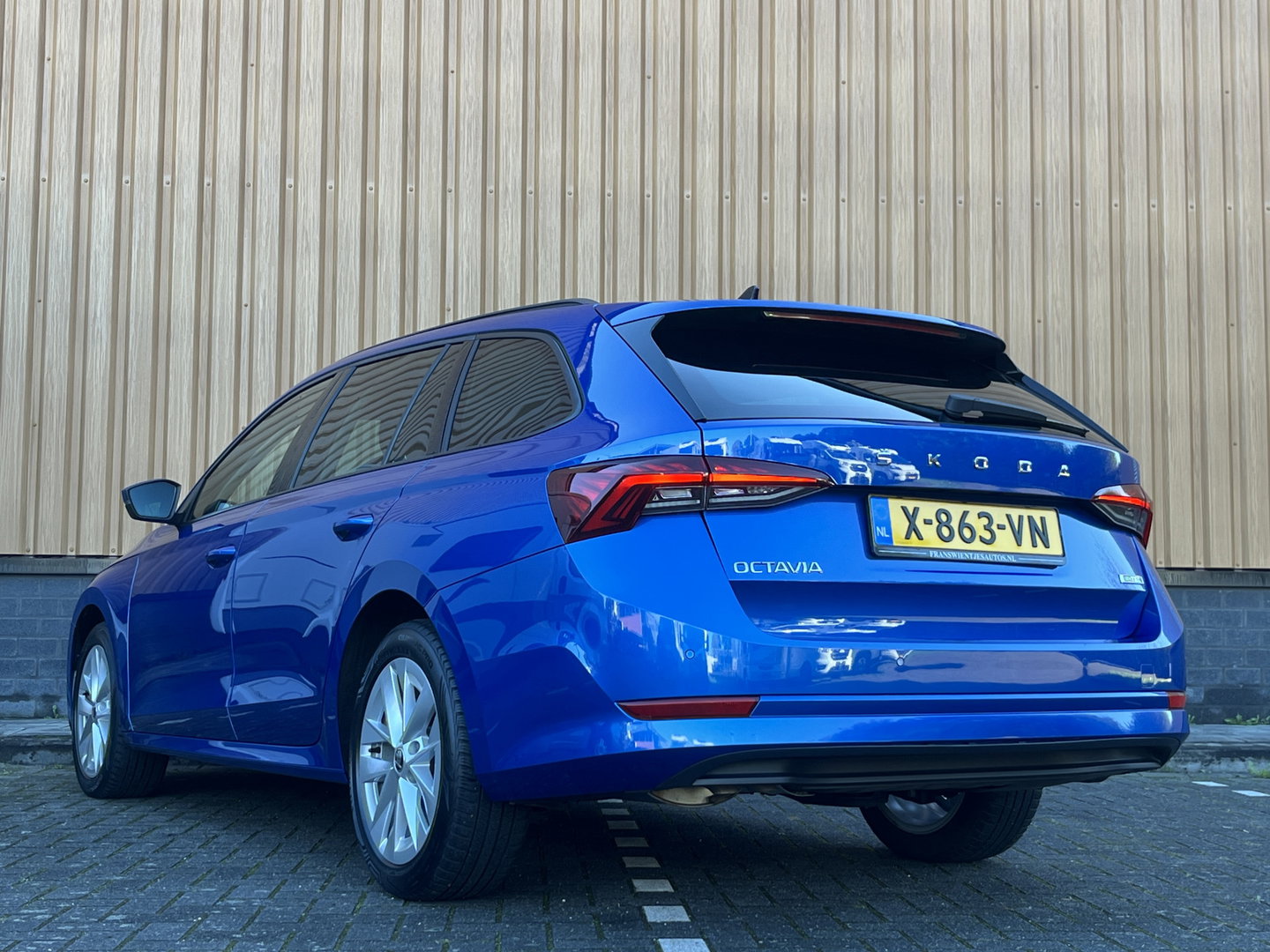 Škoda Octavia Combi 1.5 e-TSI Business Edition | Keyless Go/Entry | Apple Carplay | Cruise Control | Airconditioning |