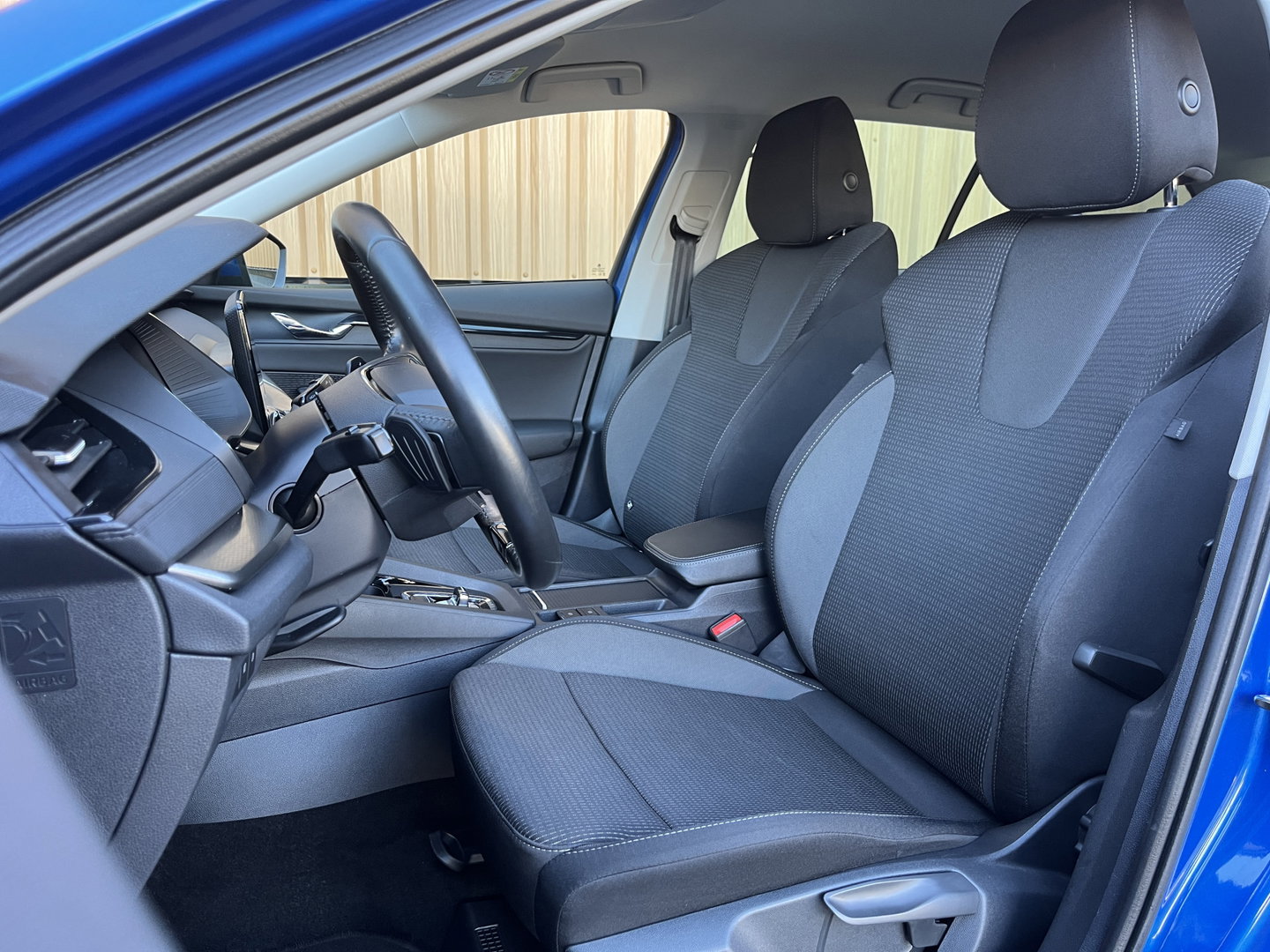 Škoda Octavia Combi 1.5 e-TSI Business Edition | Keyless Go/Entry | Apple Carplay | Cruise Control | Airconditioning |