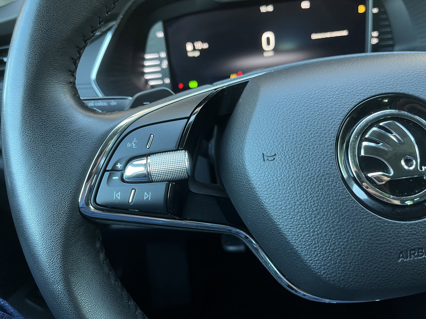 Škoda Octavia Combi 1.5 e-TSI Business Edition | Keyless Go/Entry | Apple Carplay | Cruise Control | Airconditioning |