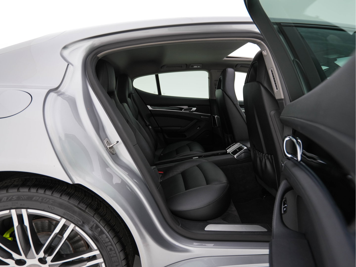 Porsche Panamera 3.0 S E-Hybrid (Plug-In) Aut. *PANO | LEATHER | XENON | HEATED-SPORTSEATS | MEMORY-PACK | BOSE-SOUND | AIR-SUSPENSION | NAVI-FULLMAP | CAMERA | PRIVACY-GLASS | SHIFTPADDLES | ECC | PDC | CRUISE | 20''ALU*