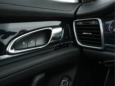 Porsche Panamera 3.0 S E-Hybrid (Plug-In) Aut. *PANO | LEATHER | XENON | HEATED-SPORTSEATS | MEMORY-PACK | BOSE-SOUND | AIR-SUSPENSION | NAVI-FULLMAP | CAMERA | PRIVACY-GLASS | SHIFTPADDLES | ECC | PDC | CRUISE | 20''ALU*