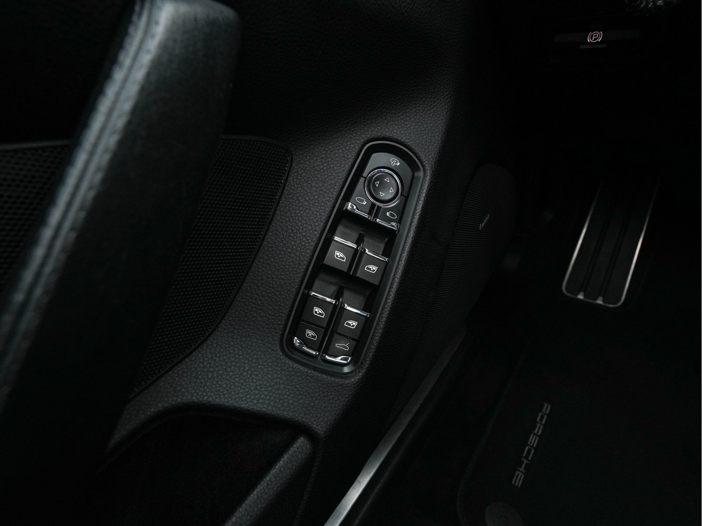 Porsche Panamera 3.0 S E-Hybrid (Plug-In) Aut. *PANO | LEATHER | XENON | HEATED-SPORTSEATS | MEMORY-PACK | BOSE-SOUND | AIR-SUSPENSION | NAVI-FULLMAP | CAMERA | PRIVACY-GLASS | SHIFTPADDLES | ECC | PDC | CRUISE | 20''ALU*