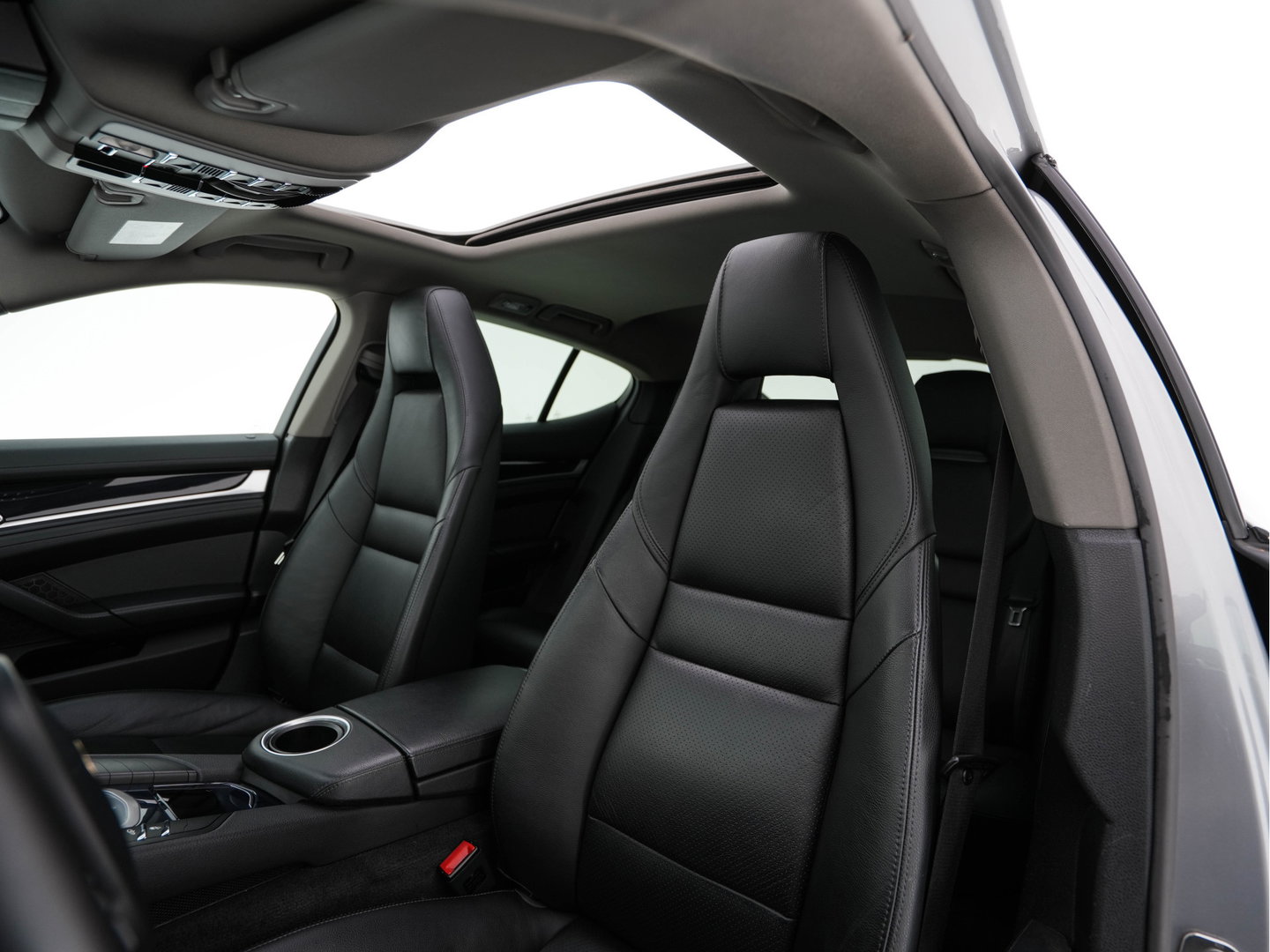 Porsche Panamera 3.0 S E-Hybrid (Plug-In) Aut. *PANO | LEATHER | XENON | HEATED-SPORTSEATS | MEMORY-PACK | BOSE-SOUND | AIR-SUSPENSION | NAVI-FULLMAP | CAMERA | PRIVACY-GLASS | SHIFTPADDLES | ECC | PDC | CRUISE | 20''ALU*