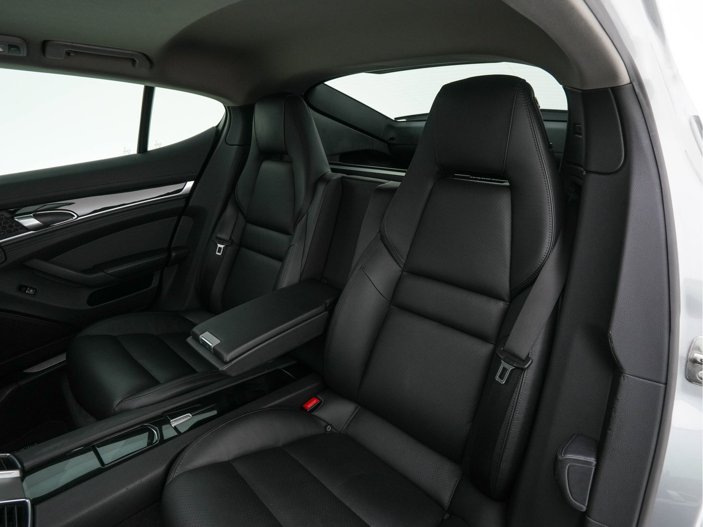 Porsche Panamera 3.0 S E-Hybrid (Plug-In) Aut. *PANO | LEATHER | XENON | HEATED-SPORTSEATS | MEMORY-PACK | BOSE-SOUND | AIR-SUSPENSION | NAVI-FULLMAP | CAMERA | PRIVACY-GLASS | SHIFTPADDLES | ECC | PDC | CRUISE | 20''ALU*