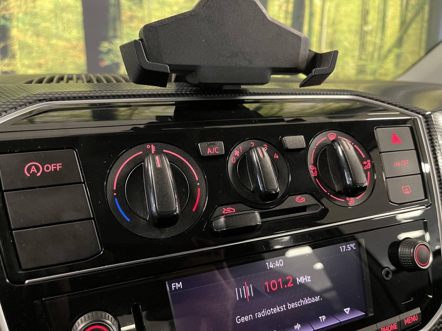 Volkswagen up! 1.0 | Bluetooth | Airconditioning | Led dagrijverlichting | Isofix | Elektrische Ramen |