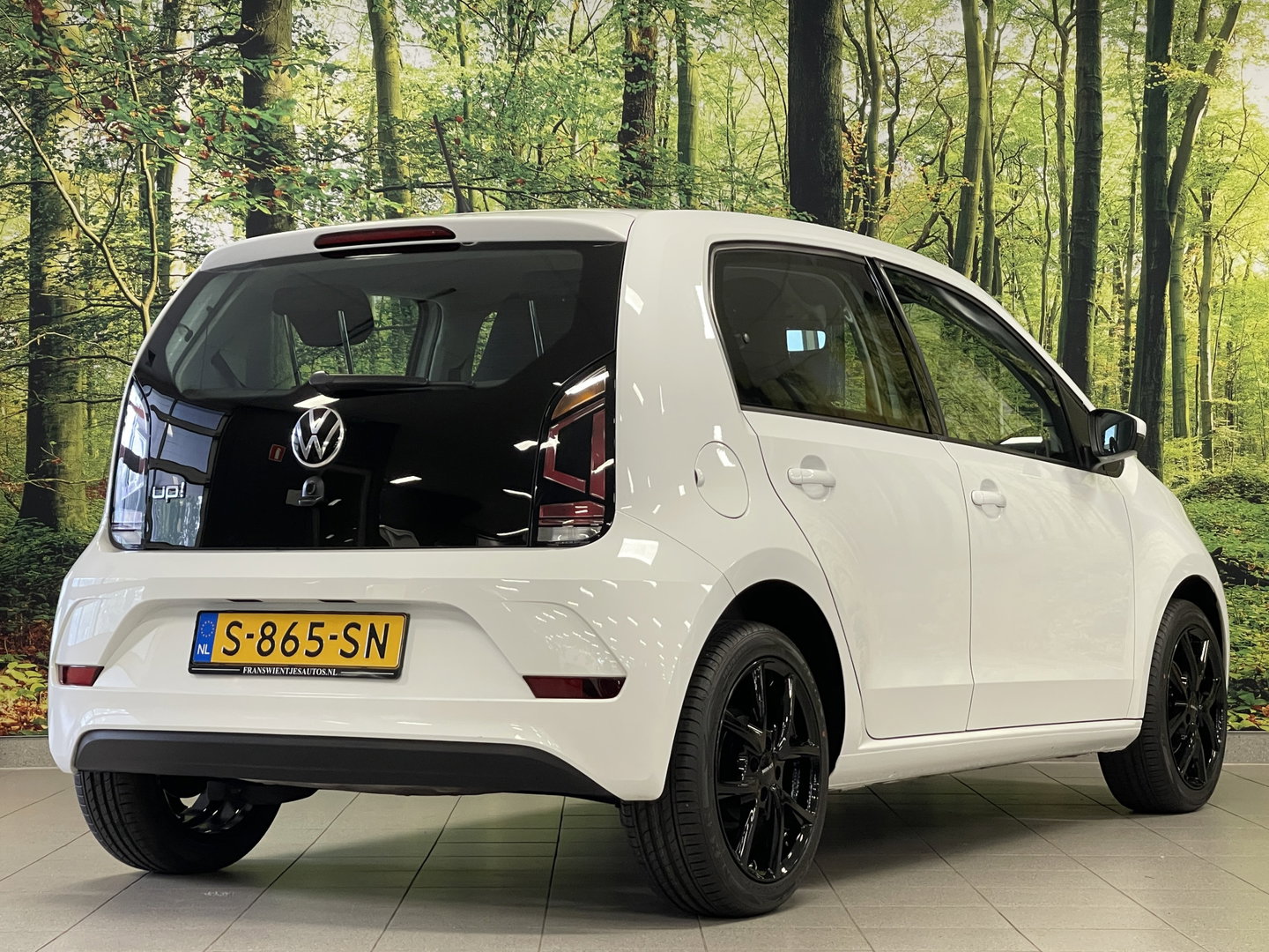 Volkswagen up! 1.0 | Bluetooth | Airconditioning | Led dagrijverlichting | Isofix | Elektrische Ramen |