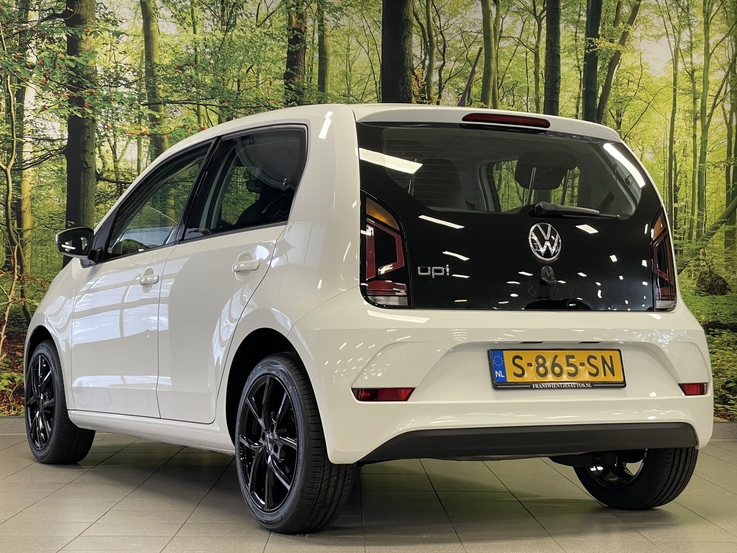Volkswagen up! 1.0 | Bluetooth | Airconditioning | Led dagrijverlichting | Isofix | Elektrische Ramen |