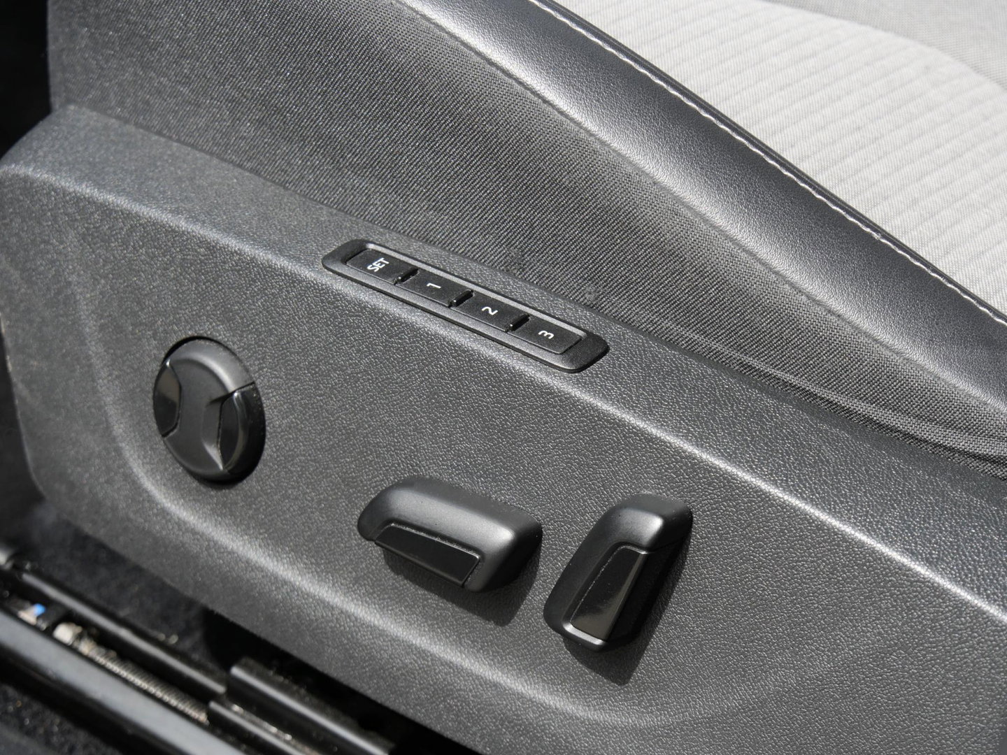 Škoda Enyaq iV 80/ TREKHAAK/ ADAPTIVE CRUISE/ CRYSTAL FACE GRILLE/ BLINDSPOT/ SOH 93%