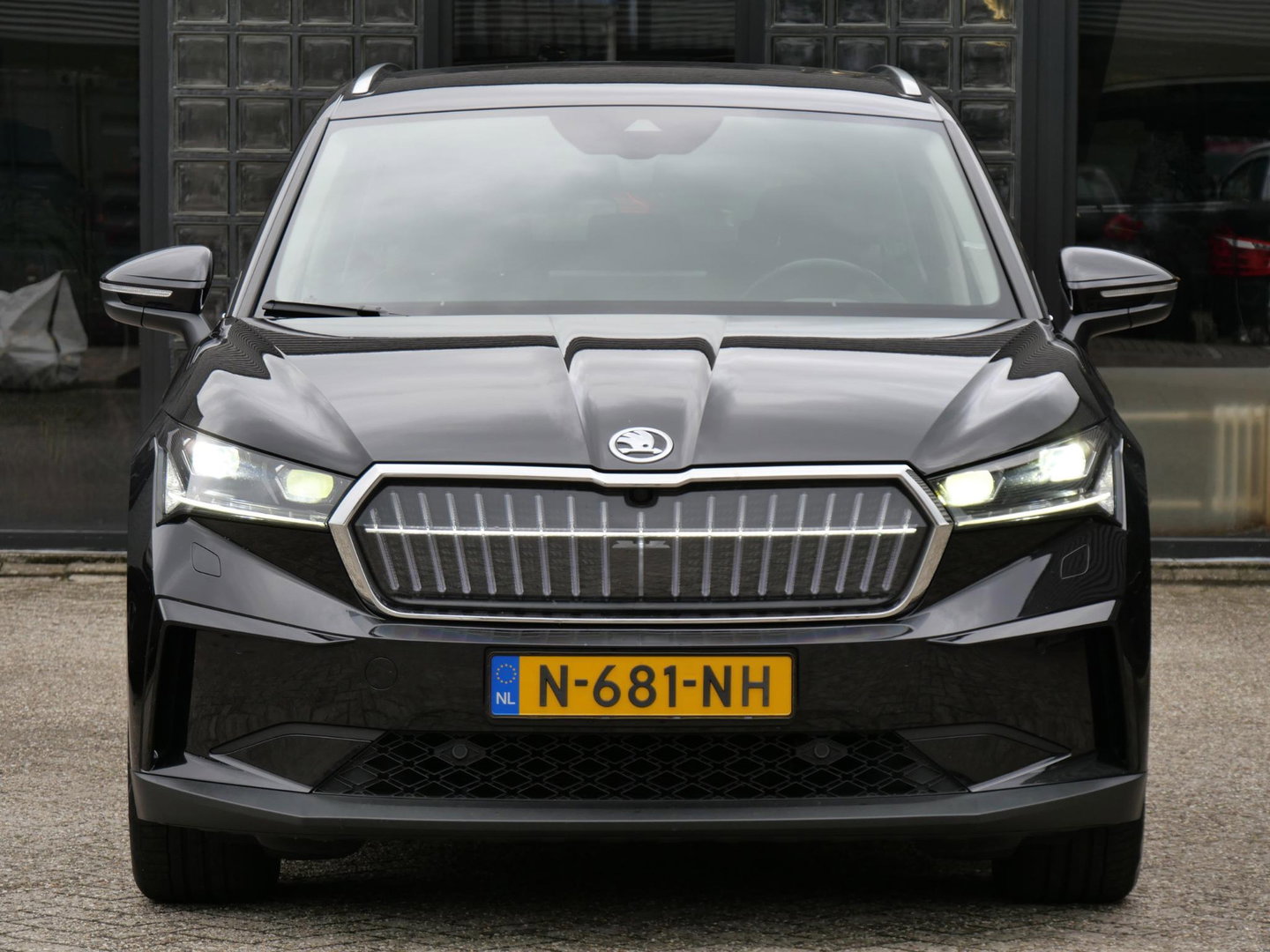 Škoda Enyaq iV 80/ TREKHAAK/ ADAPTIVE CRUISE/ CRYSTAL FACE GRILLE/ BLINDSPOT/ SOH 93%