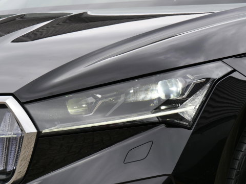 Škoda Enyaq iV 80/ TREKHAAK/ ADAPTIVE CRUISE/ CRYSTAL FACE GRILLE/ BLINDSPOT/ SOH 93%