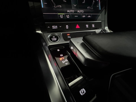 Audi e-tron 55 quattro S edition 95 kWh 96,2%|Trekhaak|Luchtvering|Lane Assist