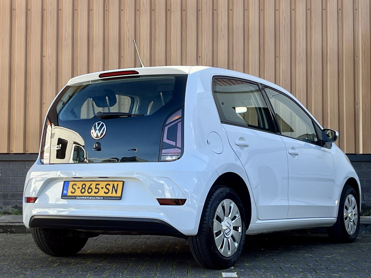 MINI 3-deurs 1.5 Cooper Chili | Origineel Nederlands | NAP | Keyless go/entry | Stoelverwarming | Airconditioning | Bluetooth | Rijmodus Regeling | Zwarte Hemel |
