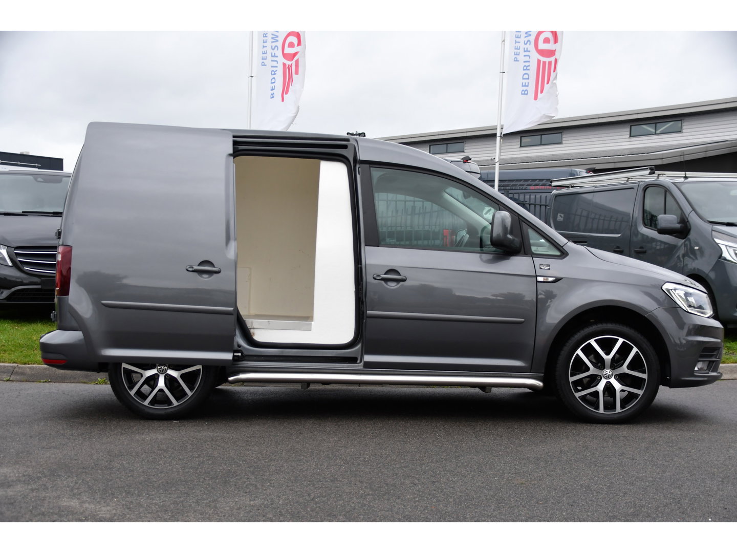 Volkswagen Caddy 2.0 TDI L1H1 BMT Highline Adaptieve Cruise, Carplay, LED, Clima, Stoelverwarming, 150pk, Automaat, Leder, Uniek!