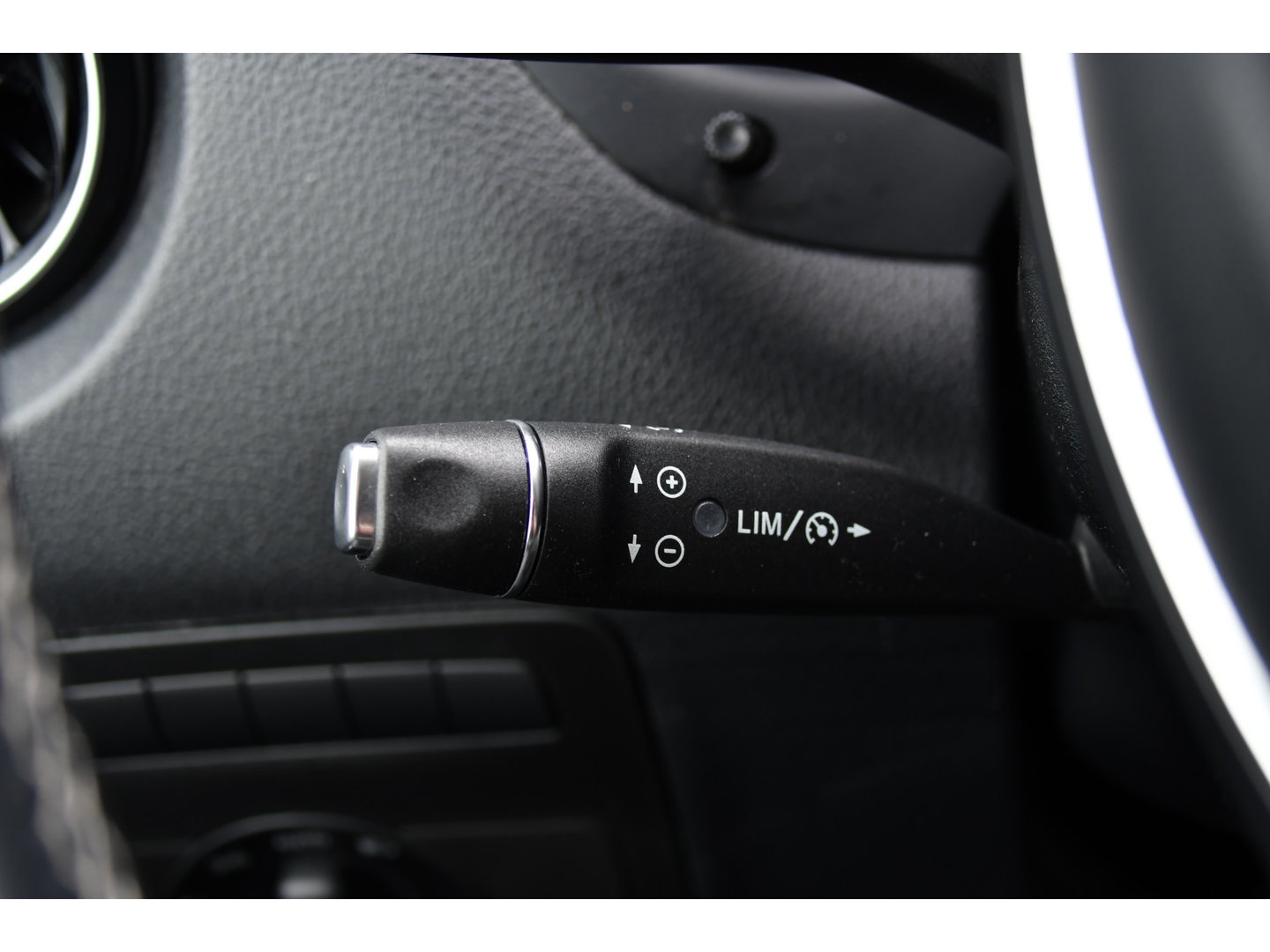 Mercedes-Benz Vito 116 CDI L2 PB Edition Camera, Cruise, Carplay, LED, 164pk, Automaat, Leder, Multimedia, Sensoren, Clima, Trekhaak, Uniek!