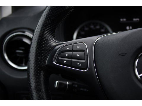 Mercedes-Benz Vito 116 CDI L2 PB Edition Camera, Cruise, Carplay, LED, 164pk, Automaat, Leder, Multimedia, Sensoren, Clima, Trekhaak, Uniek!
