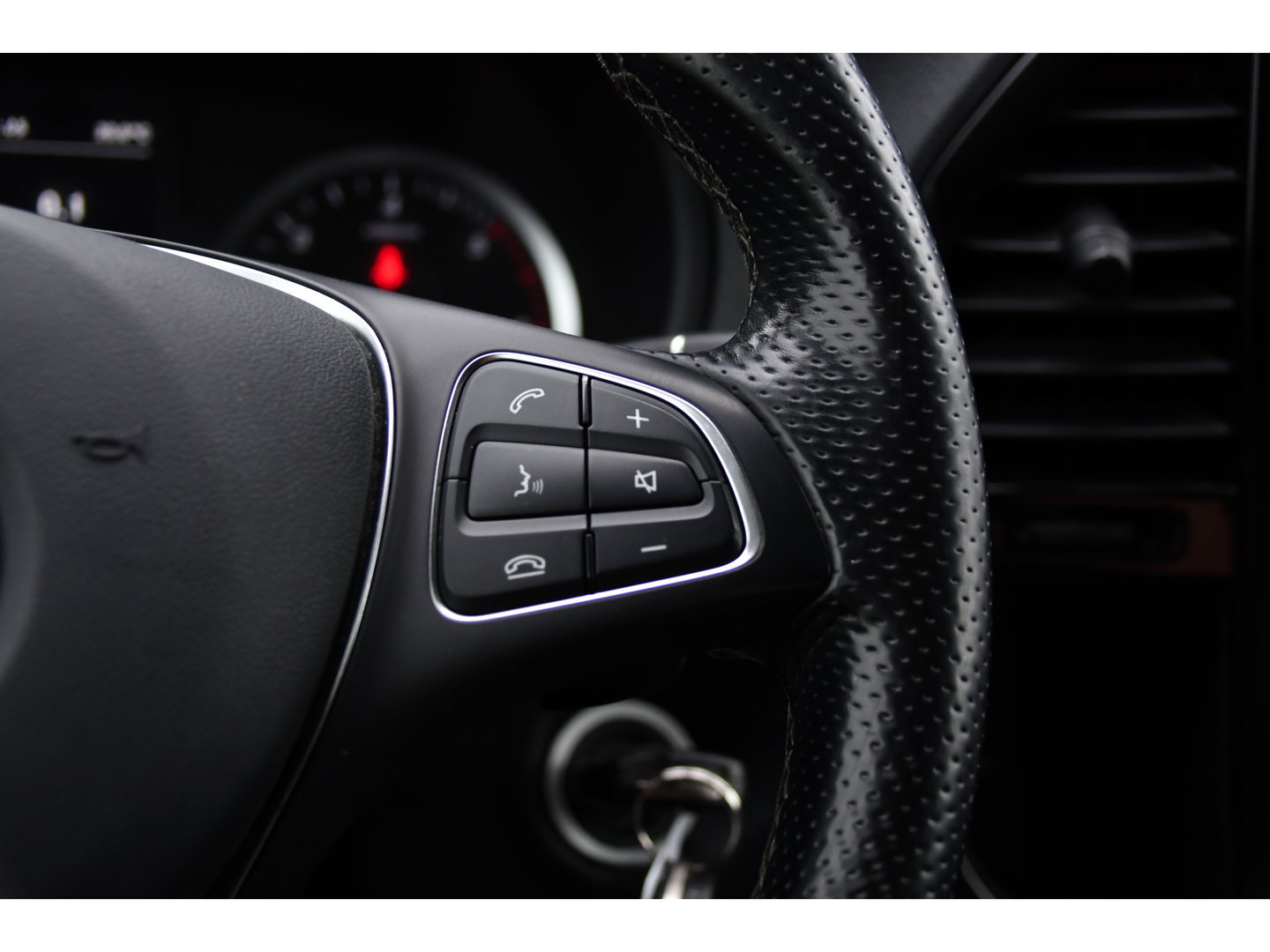 Mercedes-Benz Vito 116 CDI L2 PB Edition Camera, Cruise, Carplay, LED, 164pk, Automaat, Leder, Multimedia, Sensoren, Clima, Trekhaak, Uniek!