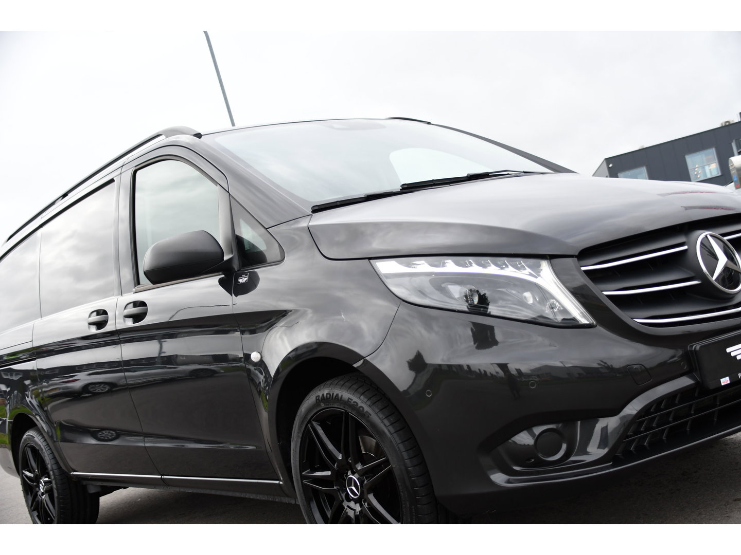 Mercedes-Benz Vito 116 CDI L2 PB Edition Camera, Cruise, Carplay, LED, 164pk, Automaat, Leder, Multimedia, Sensoren, Clima, Trekhaak, Uniek!