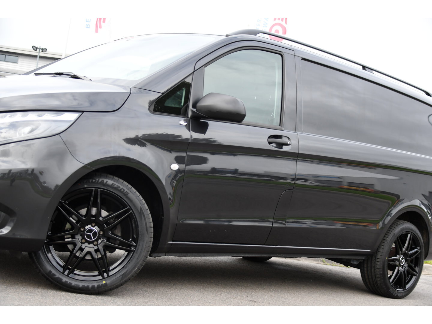 Mercedes-Benz Vito 116 CDI L2 PB Edition Camera, Cruise, Carplay, LED, 164pk, Automaat, Leder, Multimedia, Sensoren, Clima, Trekhaak, Uniek!