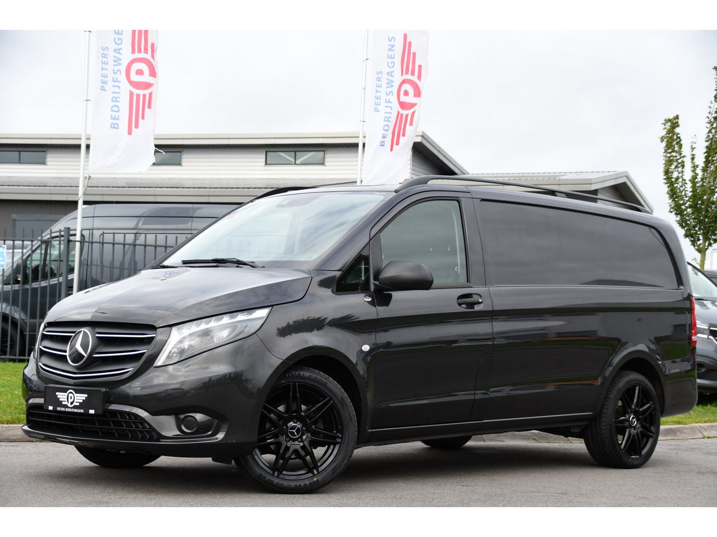 Mercedes-Benz Vito 116 CDI L2 PB Edition Camera, Cruise, Carplay, LED, 164pk, Automaat, Leder, Multimedia, Sensoren, Clima, Trekhaak, Uniek!