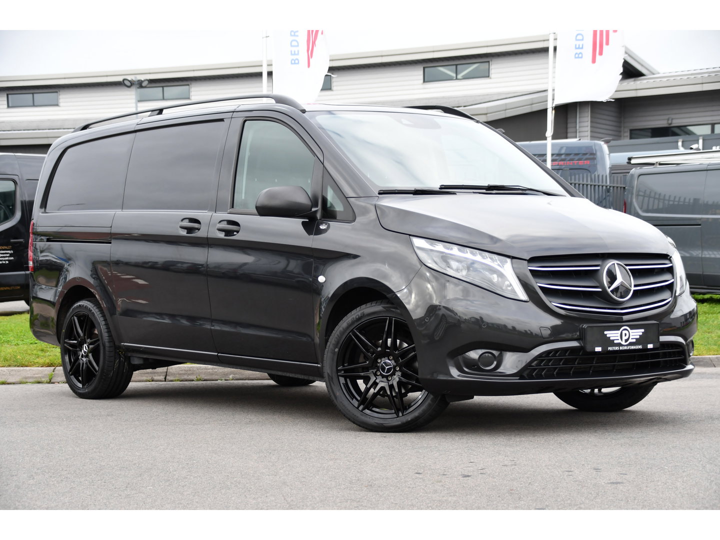Mercedes-Benz Vito 116 CDI L2 PB Edition Camera, Cruise, Carplay, LED, 164pk, Automaat, Leder, Multimedia, Sensoren, Clima, Trekhaak, Uniek!