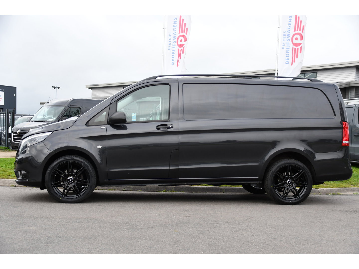 Mercedes-Benz Vito 116 CDI L2 PB Edition Camera, Cruise, Carplay, LED, 164pk, Automaat, Leder, Multimedia, Sensoren, Clima, Trekhaak, Uniek!