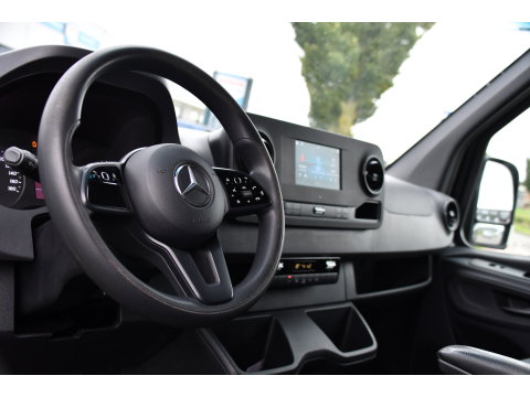 Mercedes-Benz Sprinter 314 2.2 CDI L2H2 RWD Black Edition Camera, Carplay, Sensoren, 143pk, Automaat, Trekhaak, 7'' Mbux, Uniek!