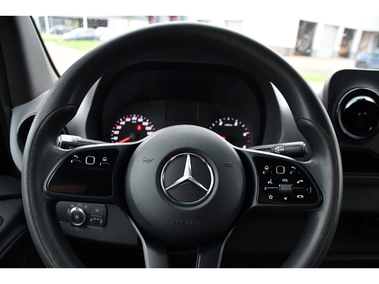 Mercedes-Benz Sprinter 314 2.2 CDI L2H2 RWD Black Edition Camera, Carplay, Sensoren, 143pk, Automaat, Trekhaak, 7'' Mbux, Uniek!