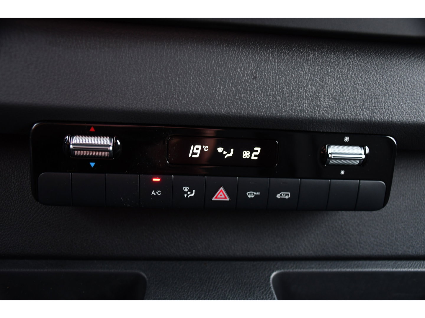 Mercedes-Benz Sprinter 314 2.2 CDI L2H2 RWD Black Edition Camera, Carplay, Sensoren, 143pk, Automaat, Trekhaak, 7'' Mbux, Uniek!