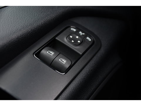 Mercedes-Benz Sprinter 314 2.2 CDI L2H2 RWD Black Edition Camera, Carplay, Sensoren, 143pk, Automaat, Trekhaak, 7'' Mbux, Uniek!