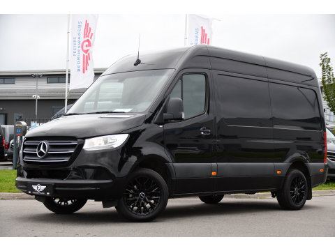 Mercedes-Benz Sprinter 314 2.2 CDI L2H2 RWD Black Edition Camera, Carplay, Sensoren, 143pk, Automaat, Trekhaak, 7'' Mbux, Uniek!