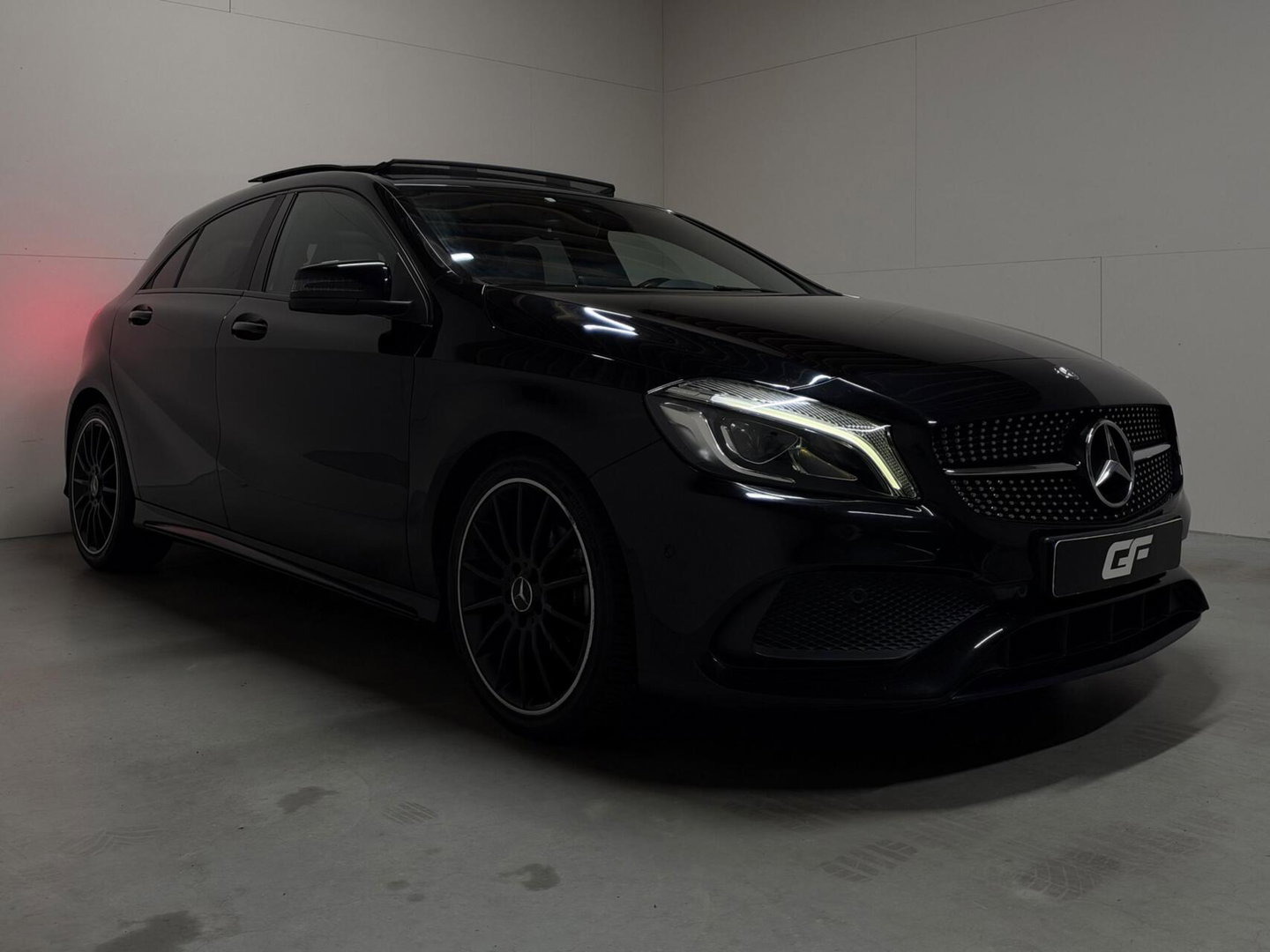 Mercedes-Benz A-Klasse AMG Pano Leer Memory Camera Cruise NAP
