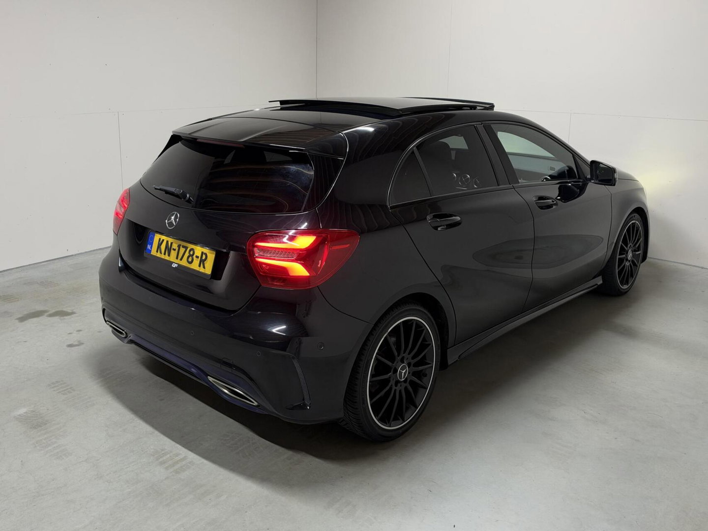 Mercedes-Benz A-Klasse AMG Pano Leer Memory Camera Cruise NAP