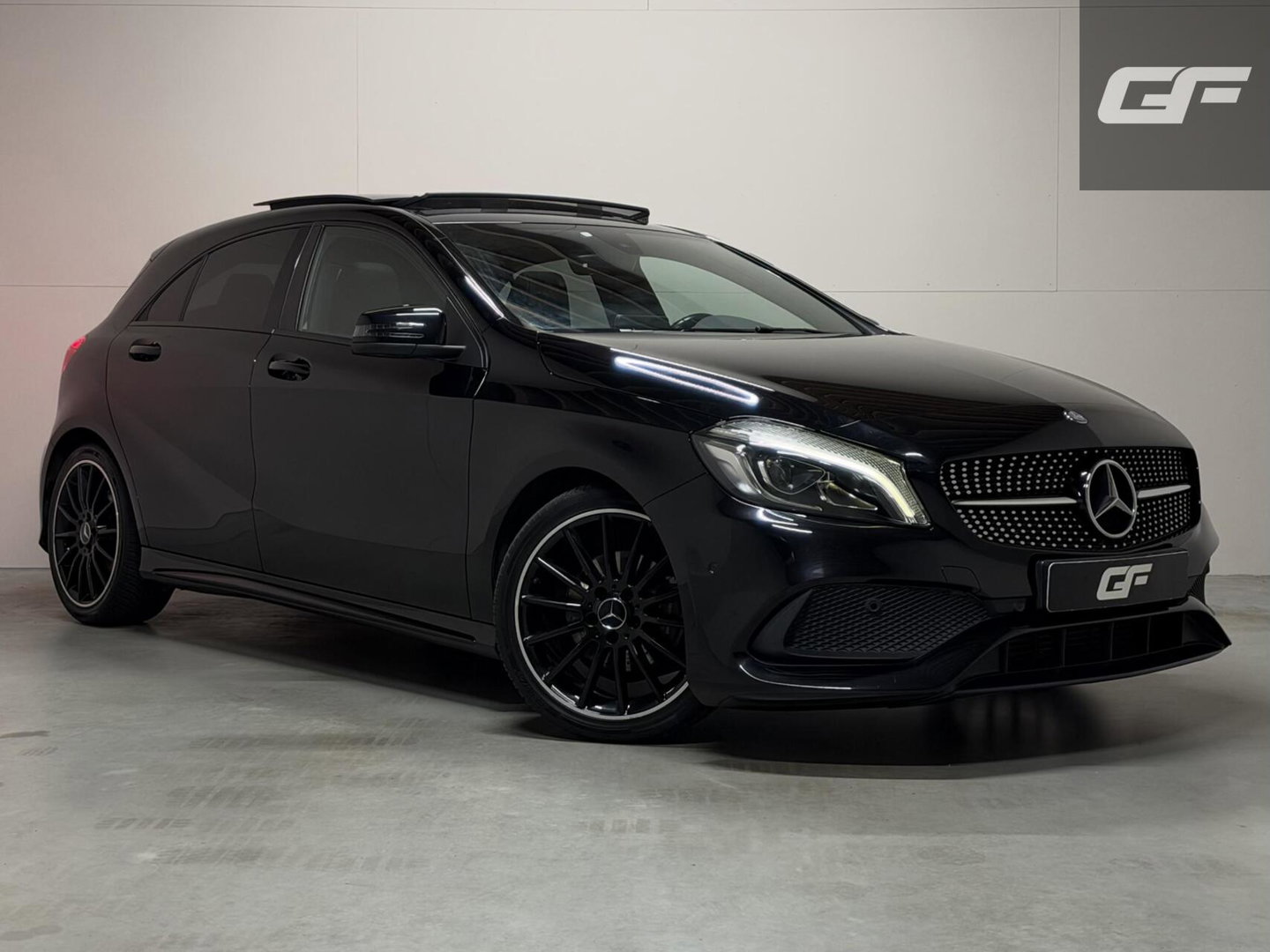 Mercedes-Benz A-Klasse AMG Pano Leer Memory Camera Cruise NAP
