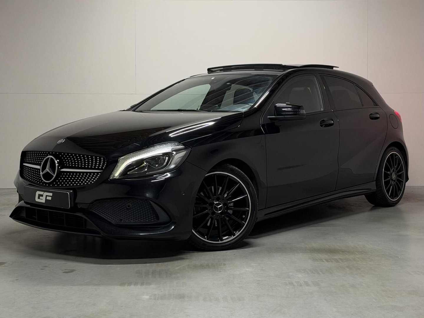 Mercedes-Benz A-Klasse AMG Pano Leer Memory Camera Cruise NAP