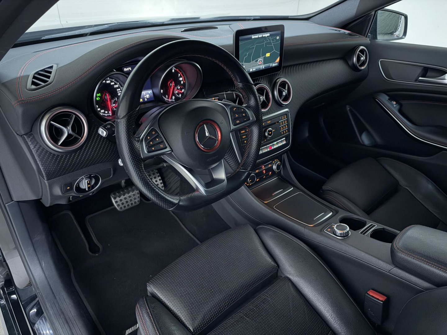Mercedes-Benz A-Klasse AMG Pano Leer Memory Camera Cruise NAP
