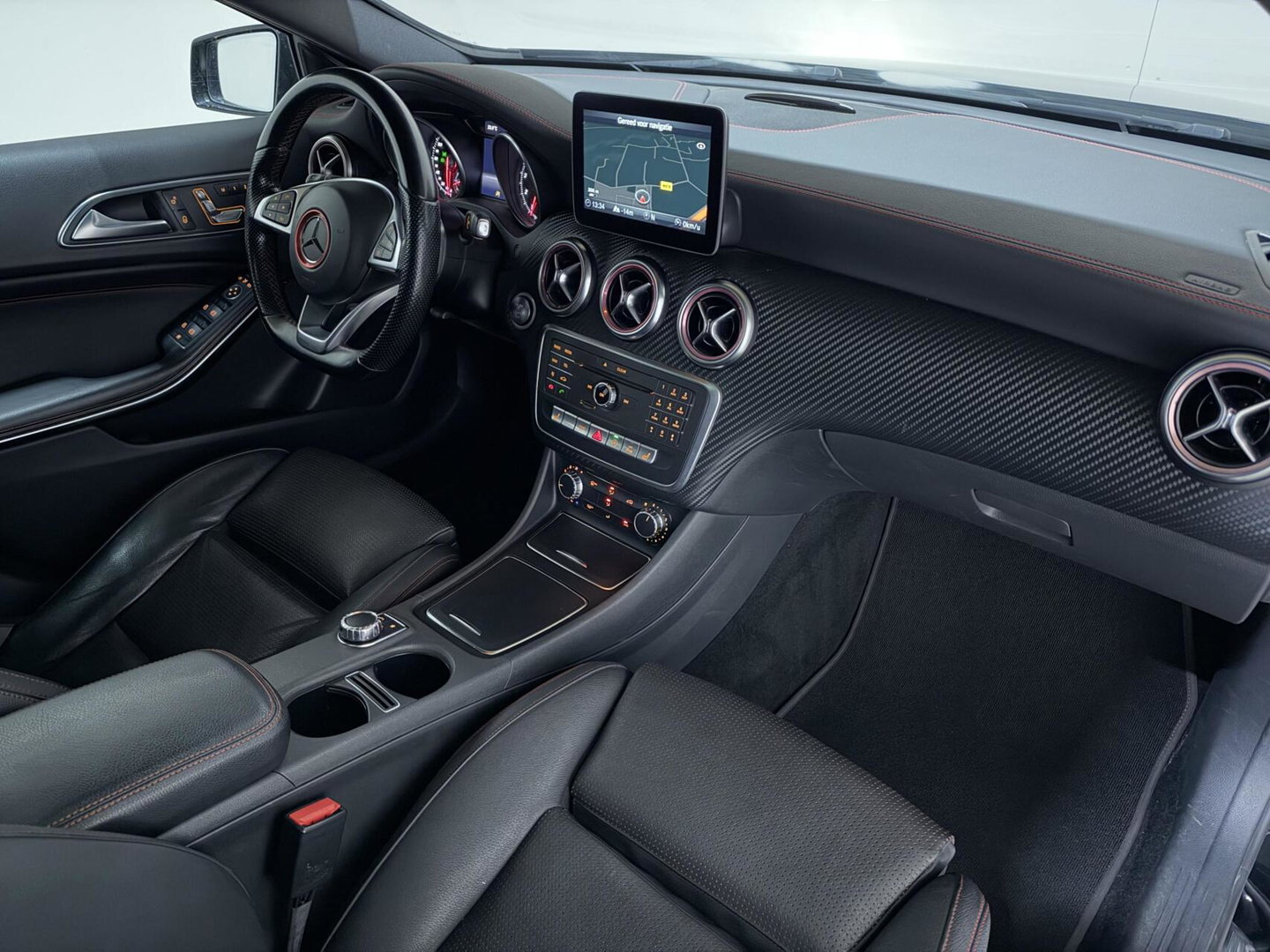 Mercedes-Benz A-Klasse AMG Pano Leer Memory Camera Cruise NAP