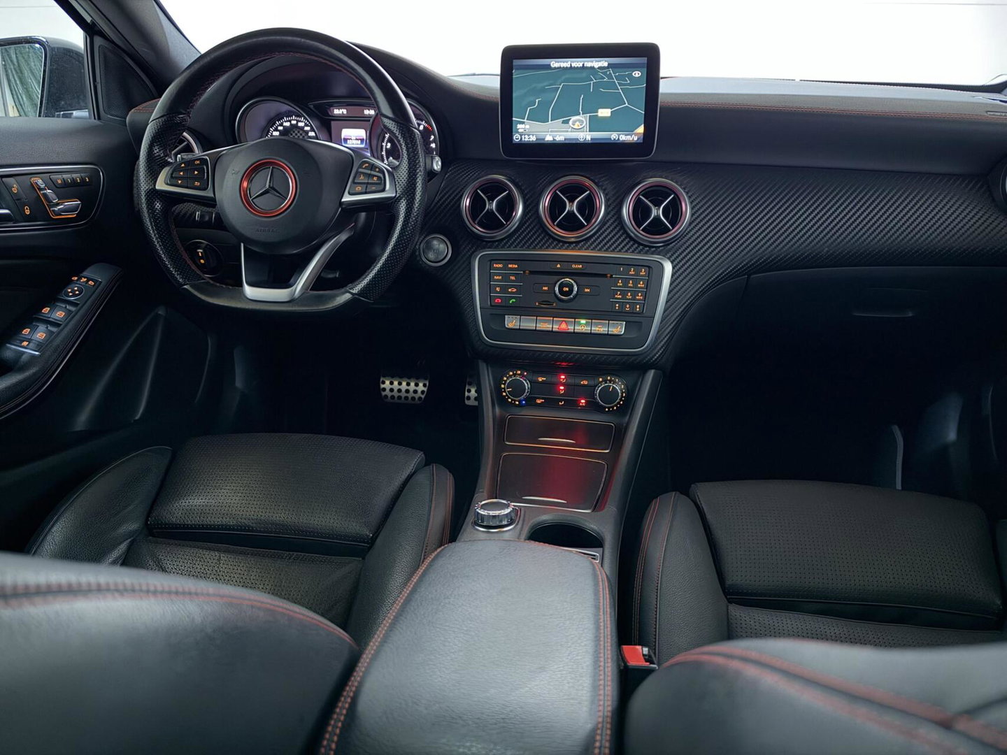 Mercedes-Benz A-Klasse AMG Pano Leer Memory Camera Cruise NAP