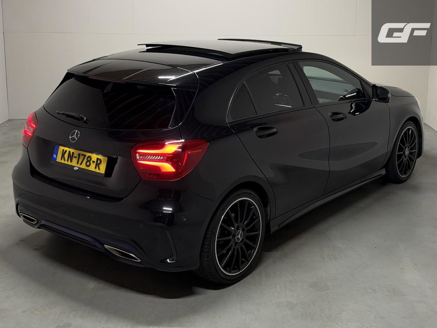 Mercedes-Benz A-Klasse AMG Pano Leer Memory Camera Cruise NAP