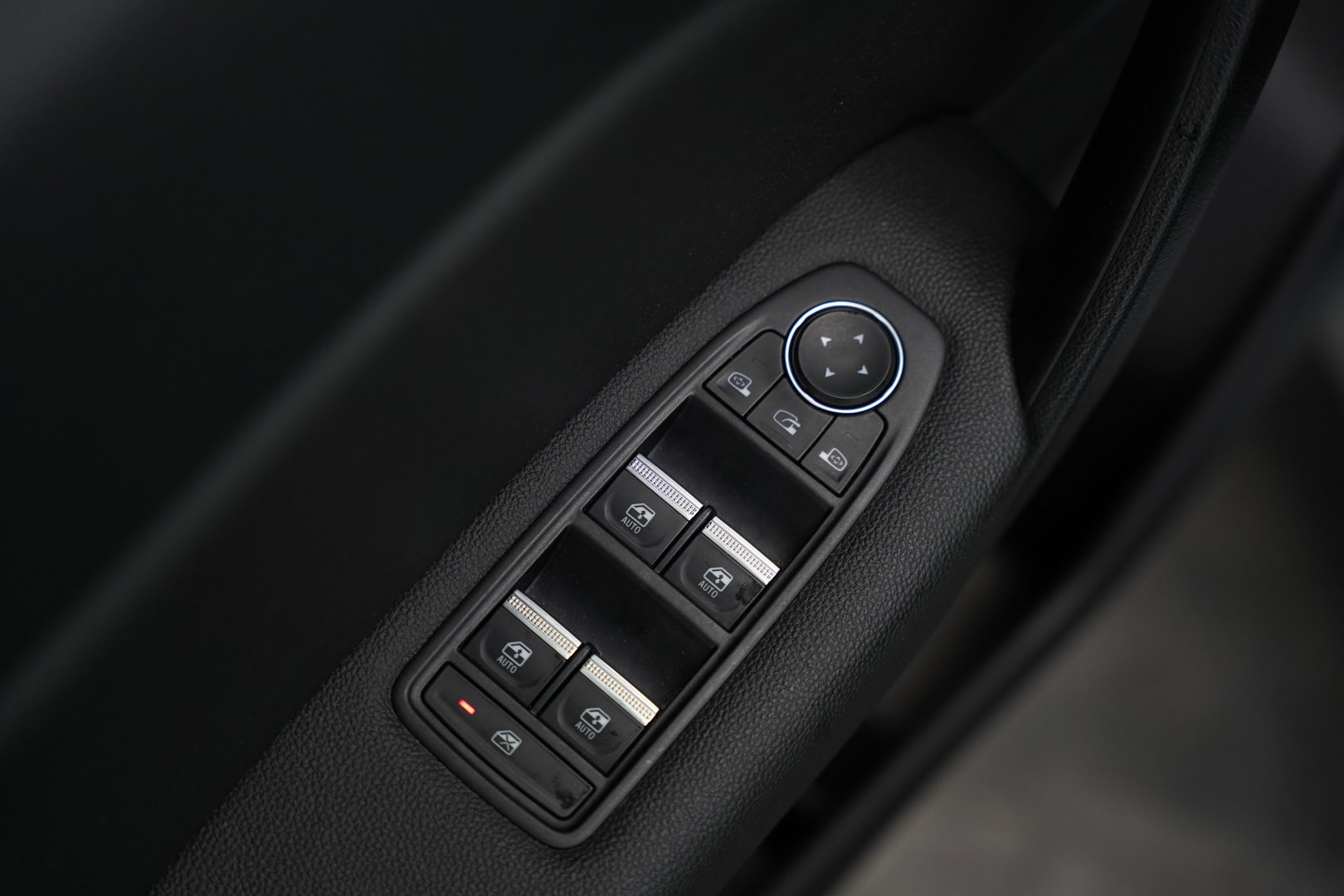 Renault Captur 1.6 E-Tech Plug-in Hybrid 160 Intens Full-led Stoel/stuur-verwarming Trekhaak